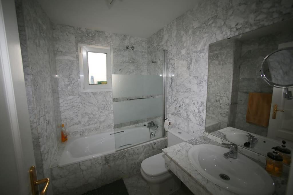 Stylish, Spacious With Sea View Apartamento Marbella